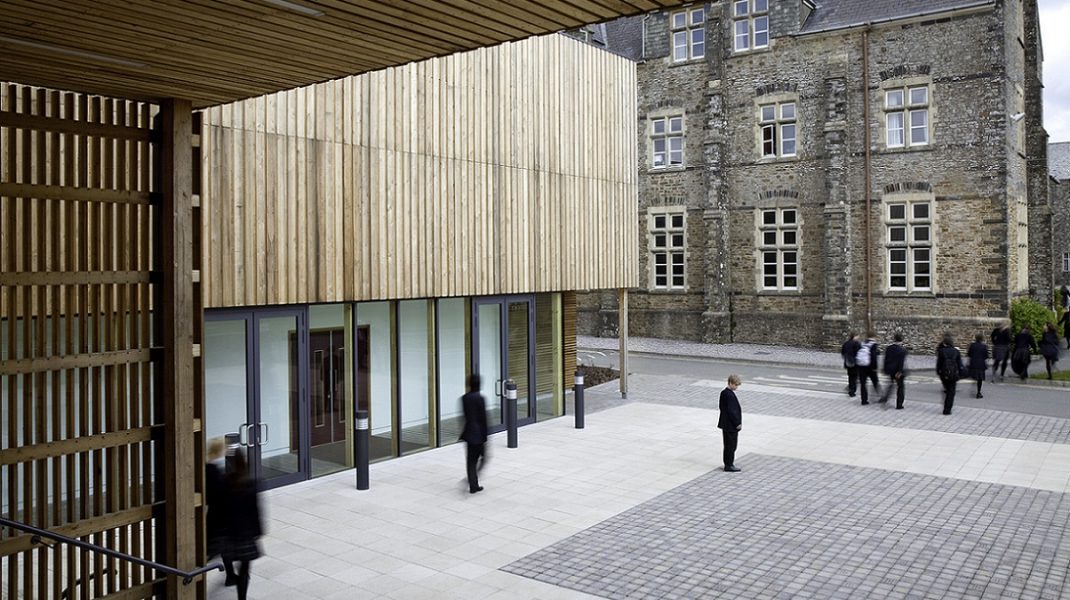 ="Среднее образование, английские школы-пансионы - West Buckland School"