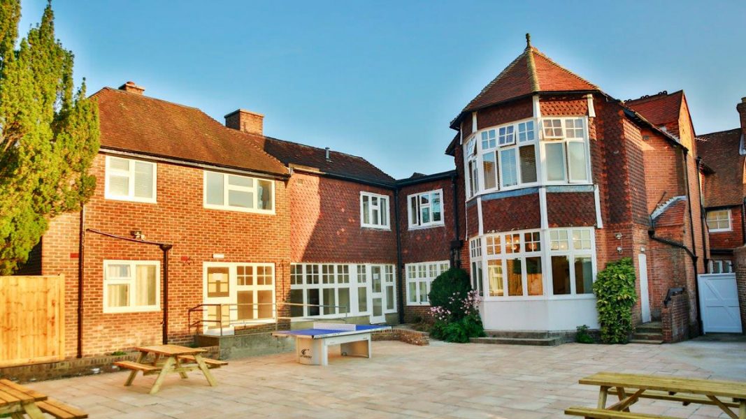 "Claremont Independent School - школа совместного типа"