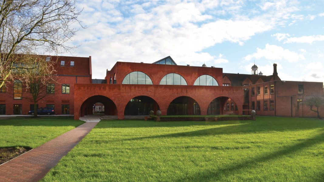 "Brentwood - школа совместного типа - 1"