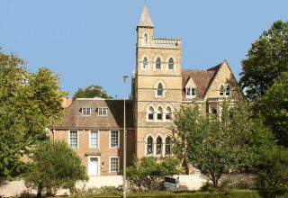 "Oxford English Centre - английский для взрослых"