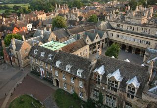 "Oundle School - школа совместного типа"