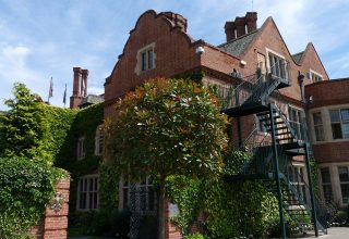 "Queen Ethelburga's - английский для детей"