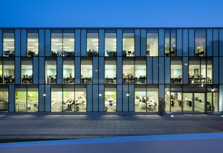 "Kingston University - высшее образование"