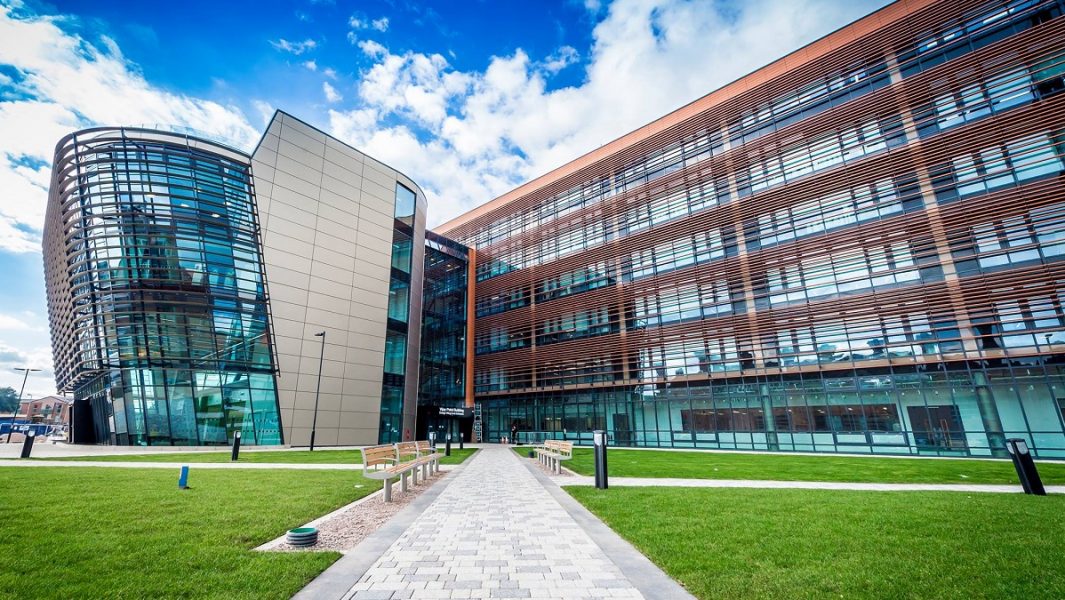 ="Высшее образование в Великобритании, британский университет - De Montfort University 1"
