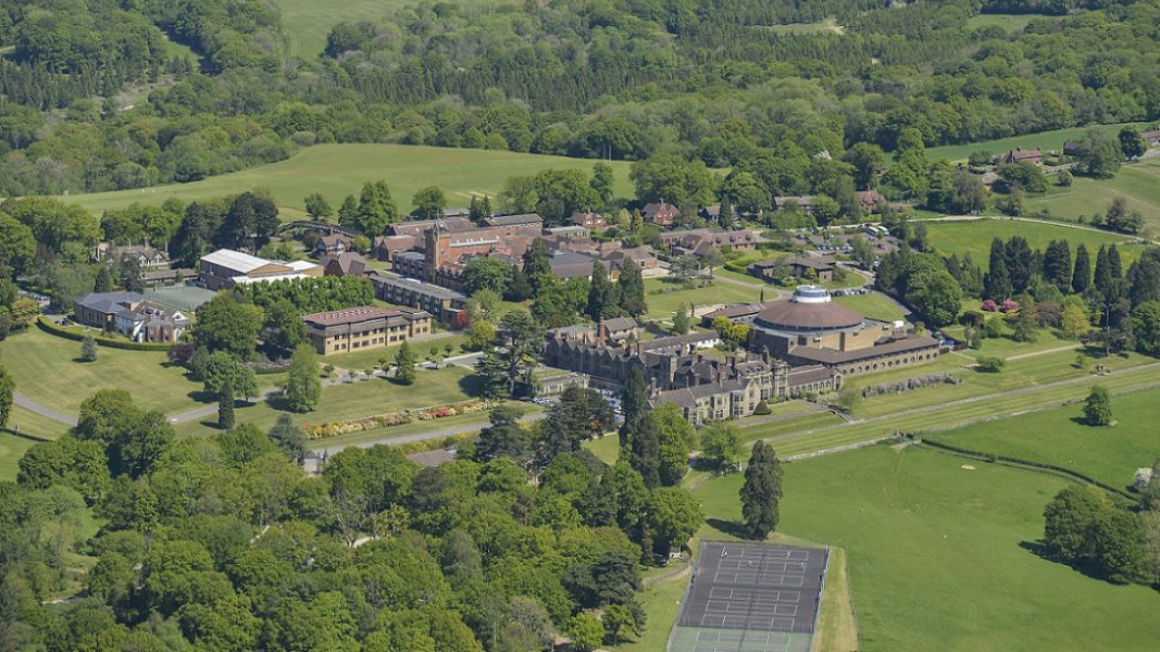 ="Английский в Англии для детей, летние каникулы в Англии - Worth School-3"