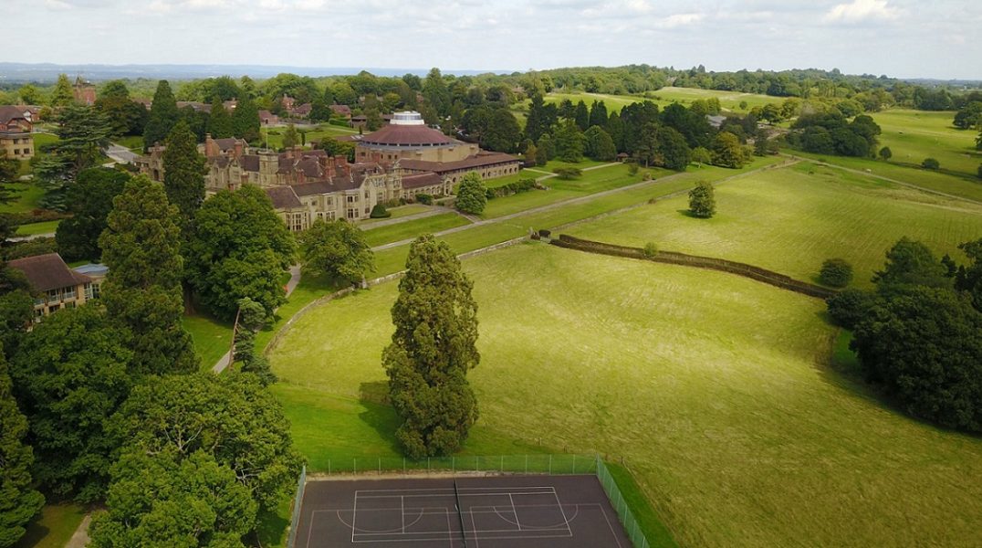 ="Английский в Англии для детей, летние каникулы в Англии - Worth School-1"