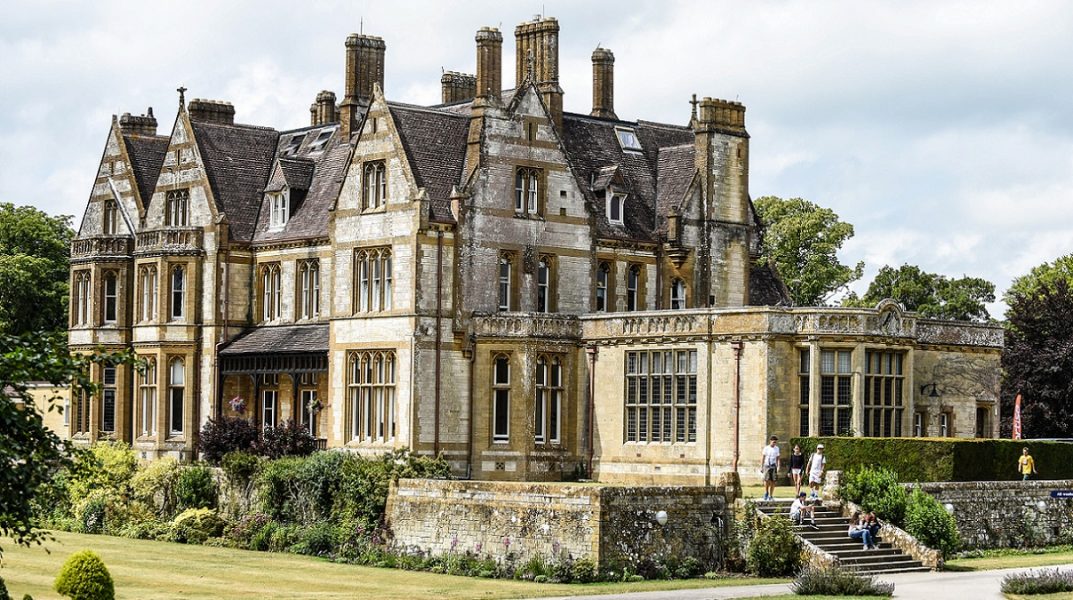 ="Английский в Англии для детей, летние каникулы в Англии - Clayesmore School"