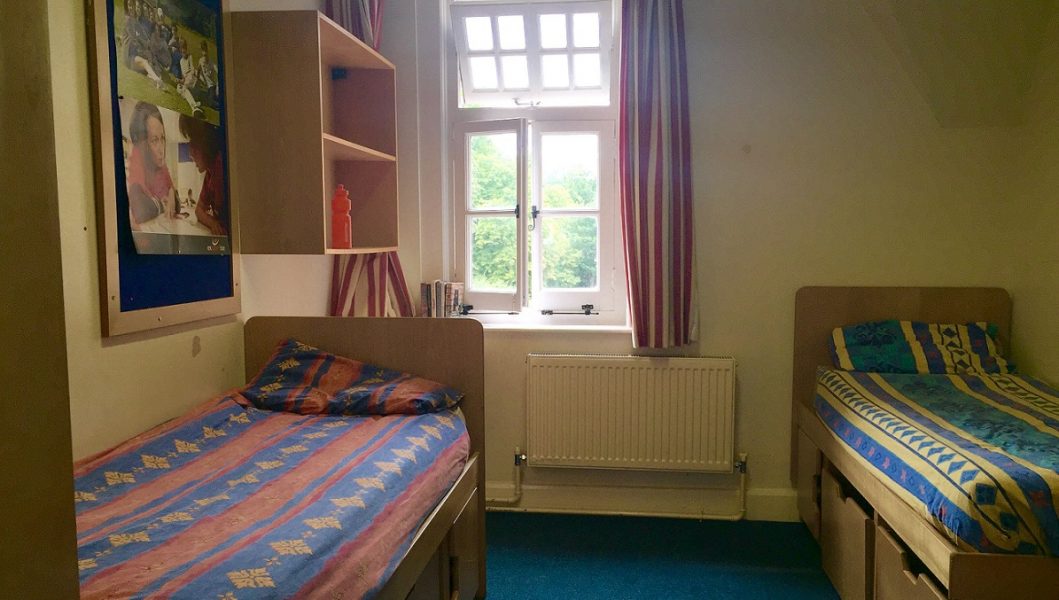 ="Английский в Англии для детей, летние каникулы в Англии - Clayesmore School-3"